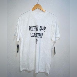 Medium NIKE short sleeve